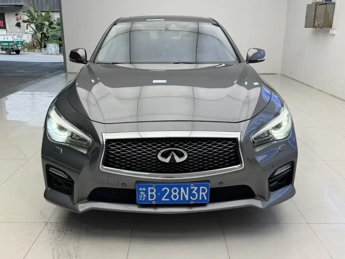 Infiniti Q50L