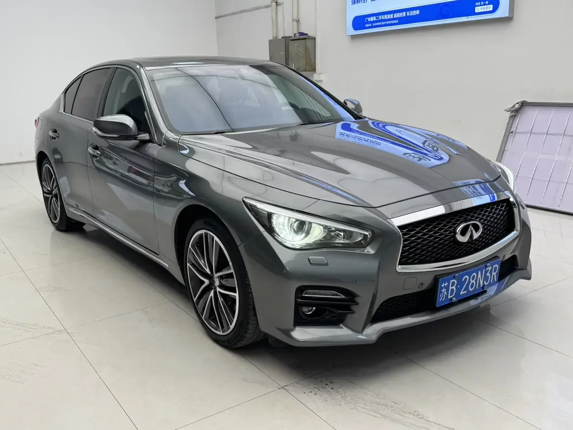 Infiniti Q50L