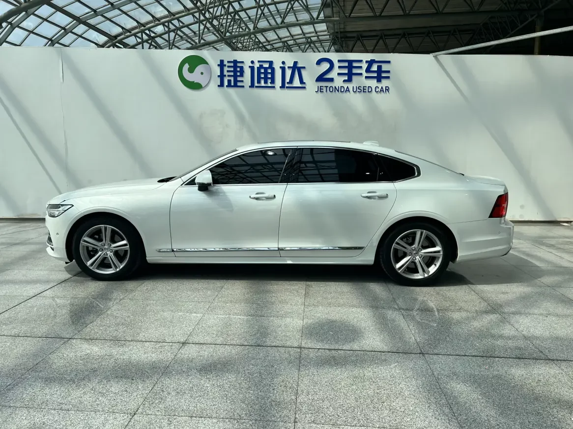 Volvo S90