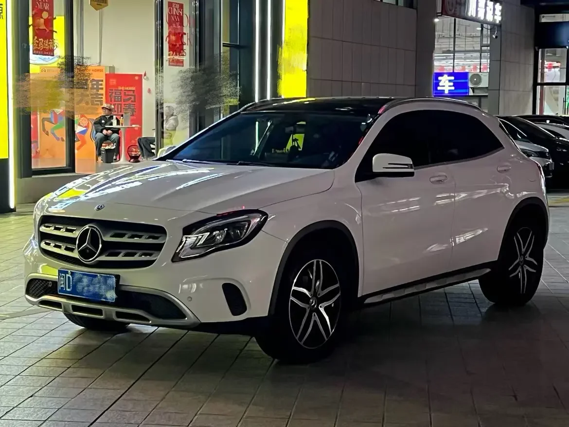 Mercedes-Benz GLA