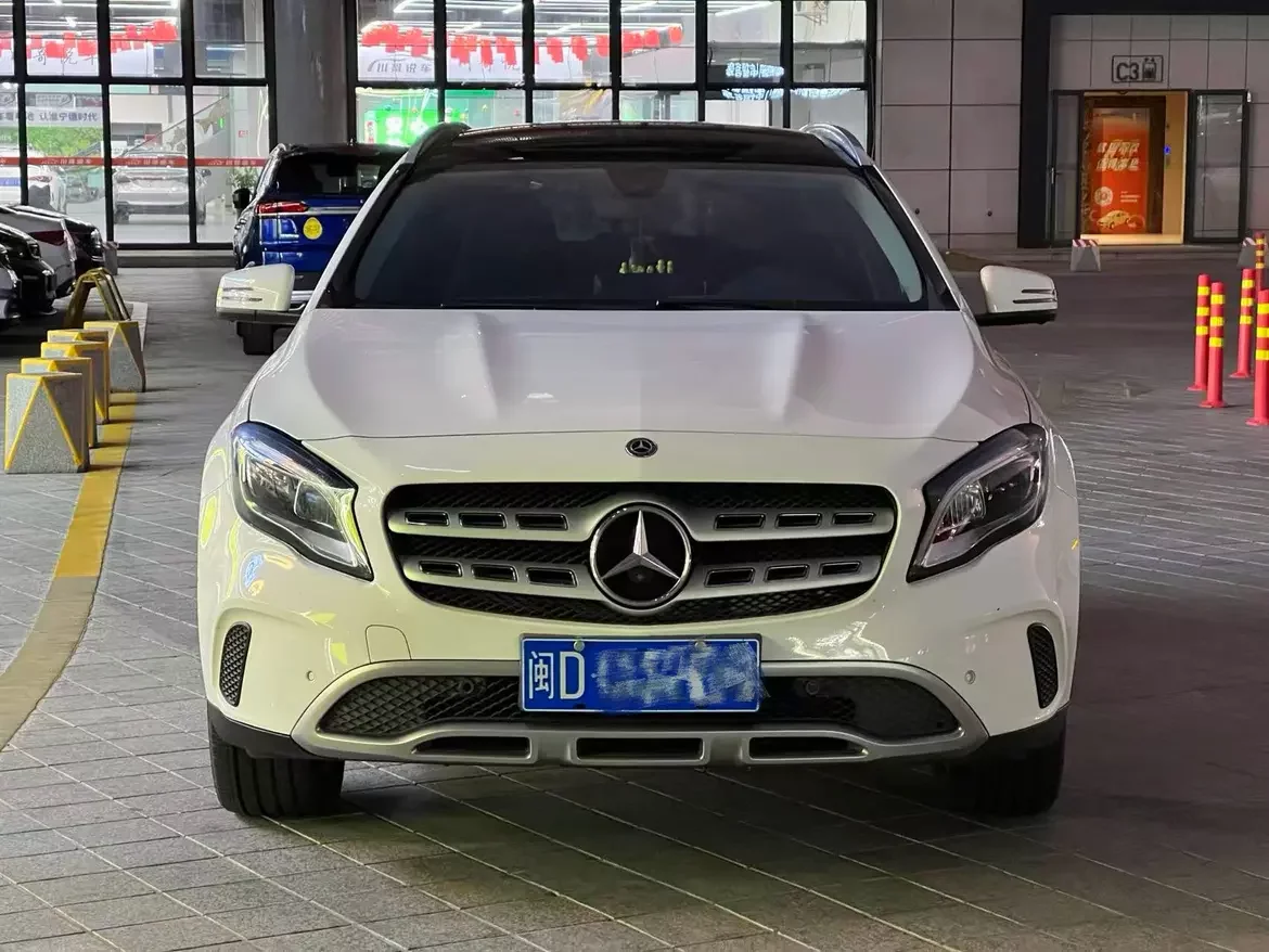 Mercedes-Benz GLA