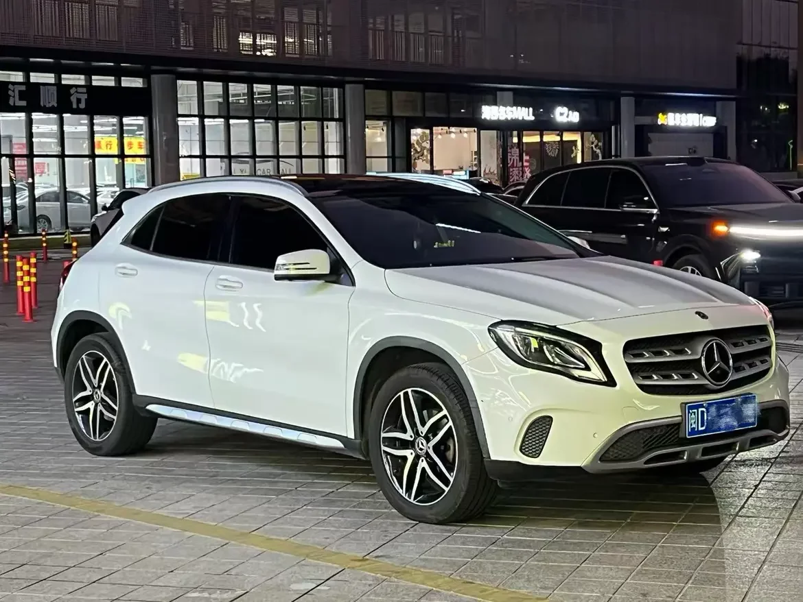 Mercedes-Benz GLA