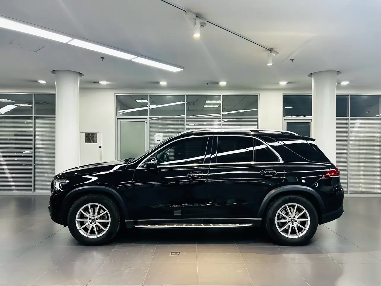 Mercedes-Benz GLE (Imported)