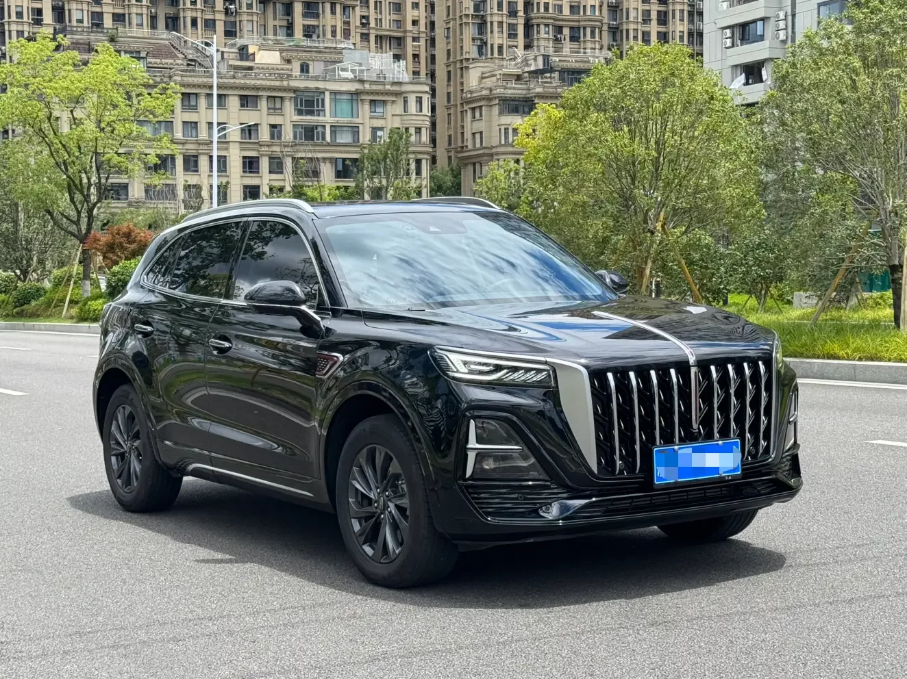 Hongqi HS5
