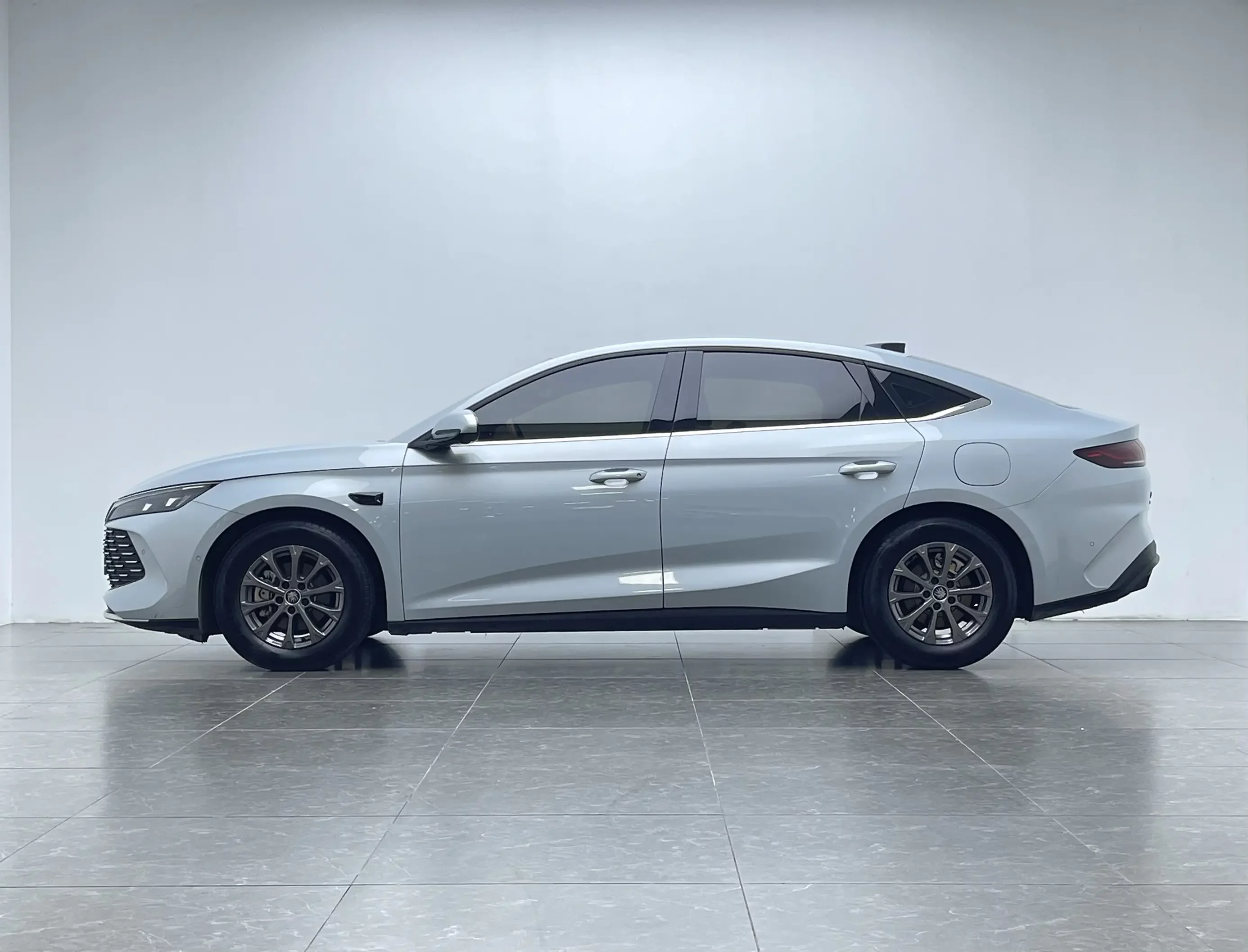 BYD Qin L DM