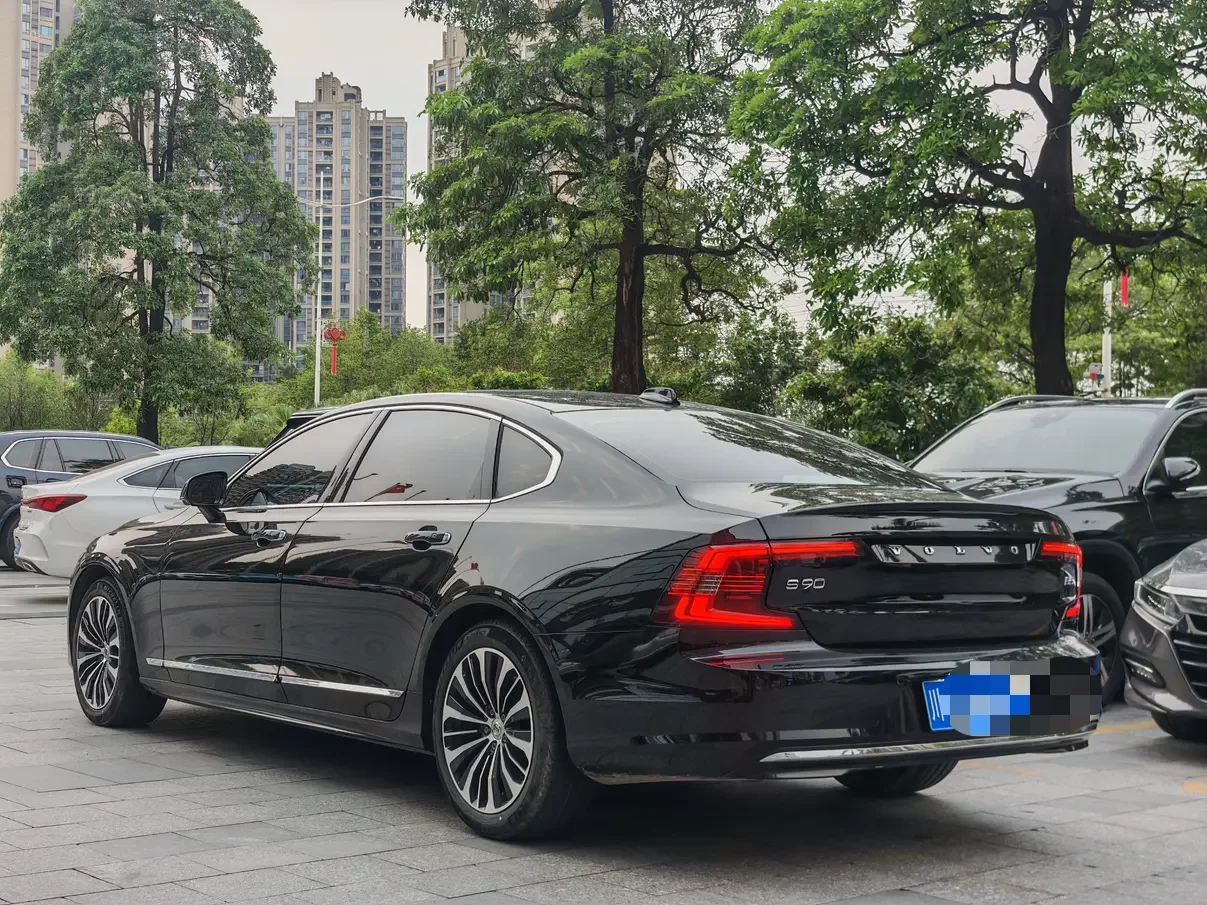Volvo S90