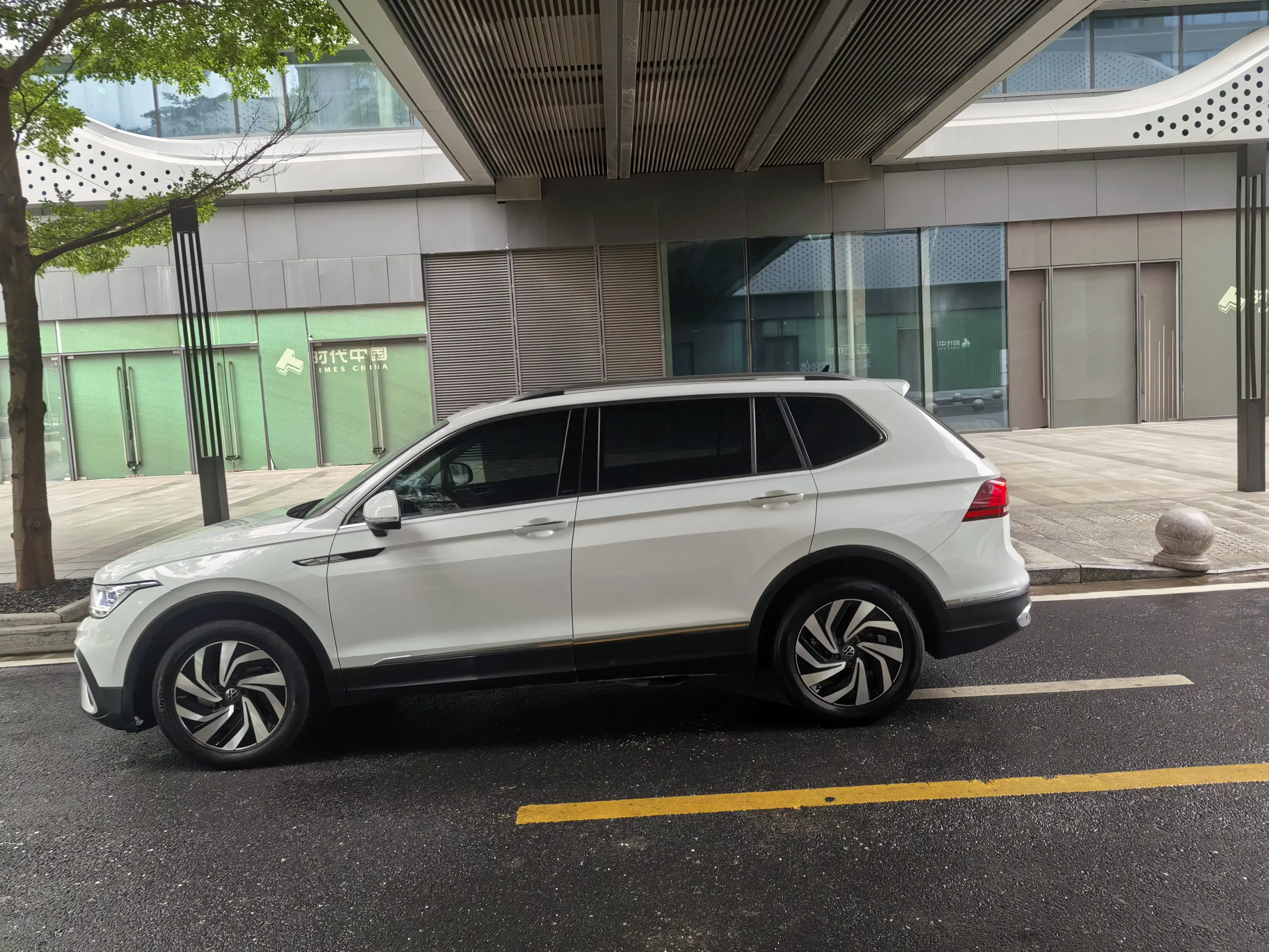 Volkswagen Tiguan L