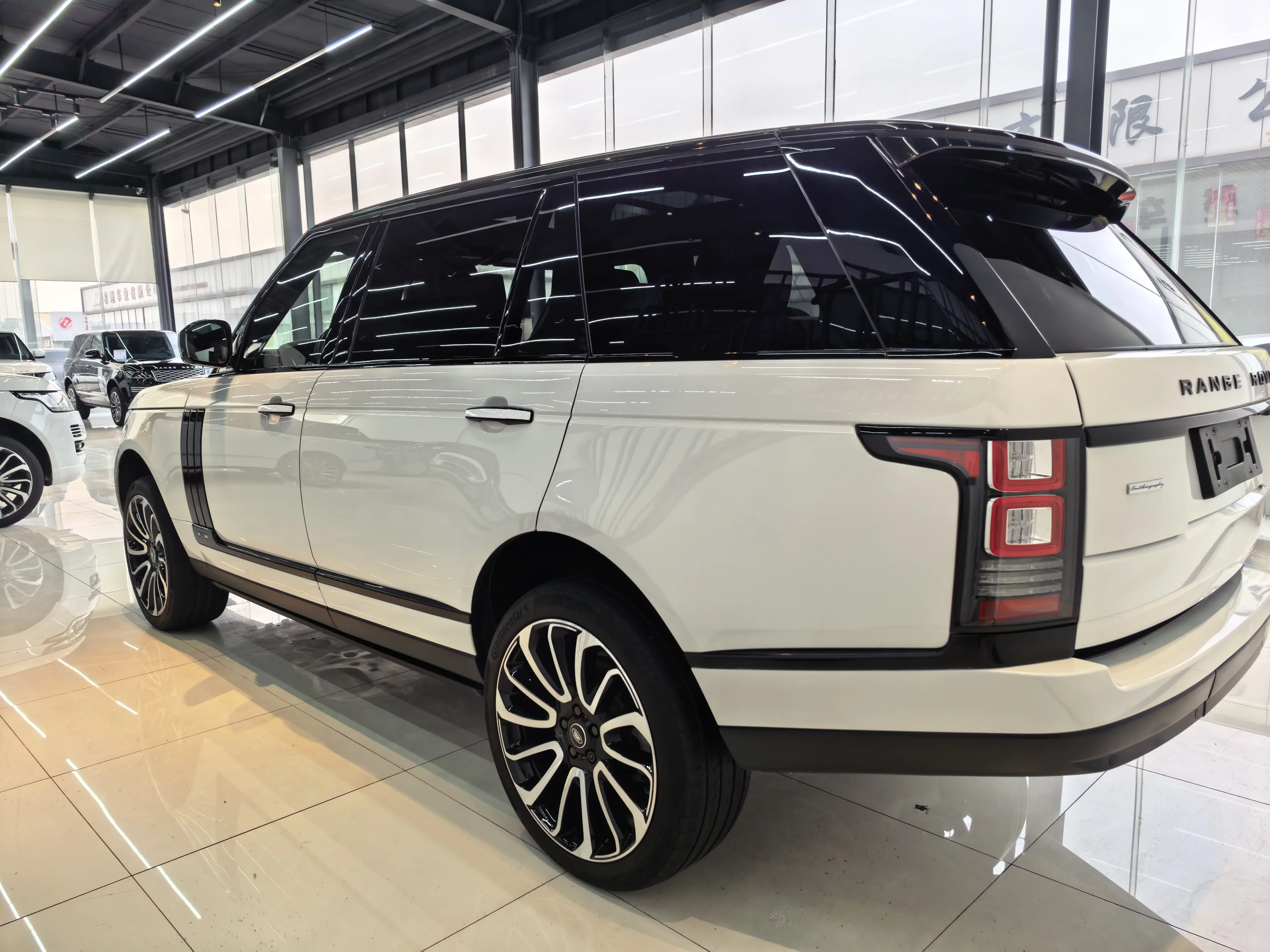 Land Rover range rover