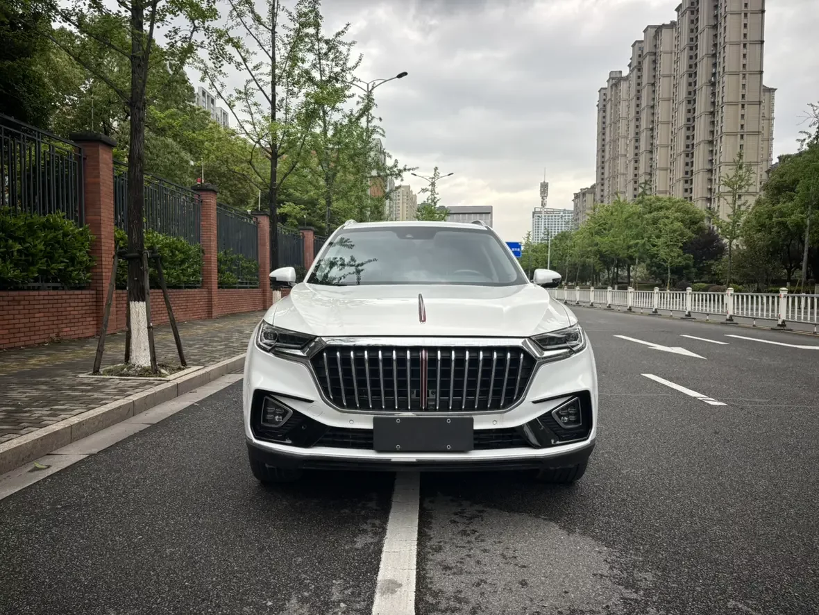 Hongqi HS5