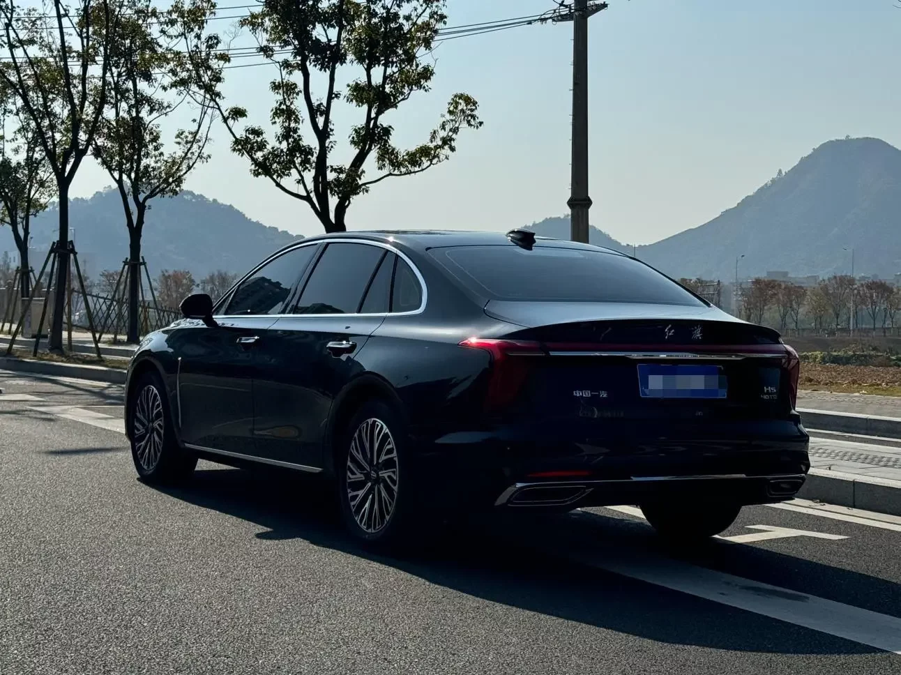 Hongqi H5