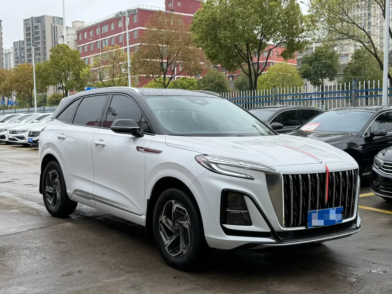 Hongqi HS3