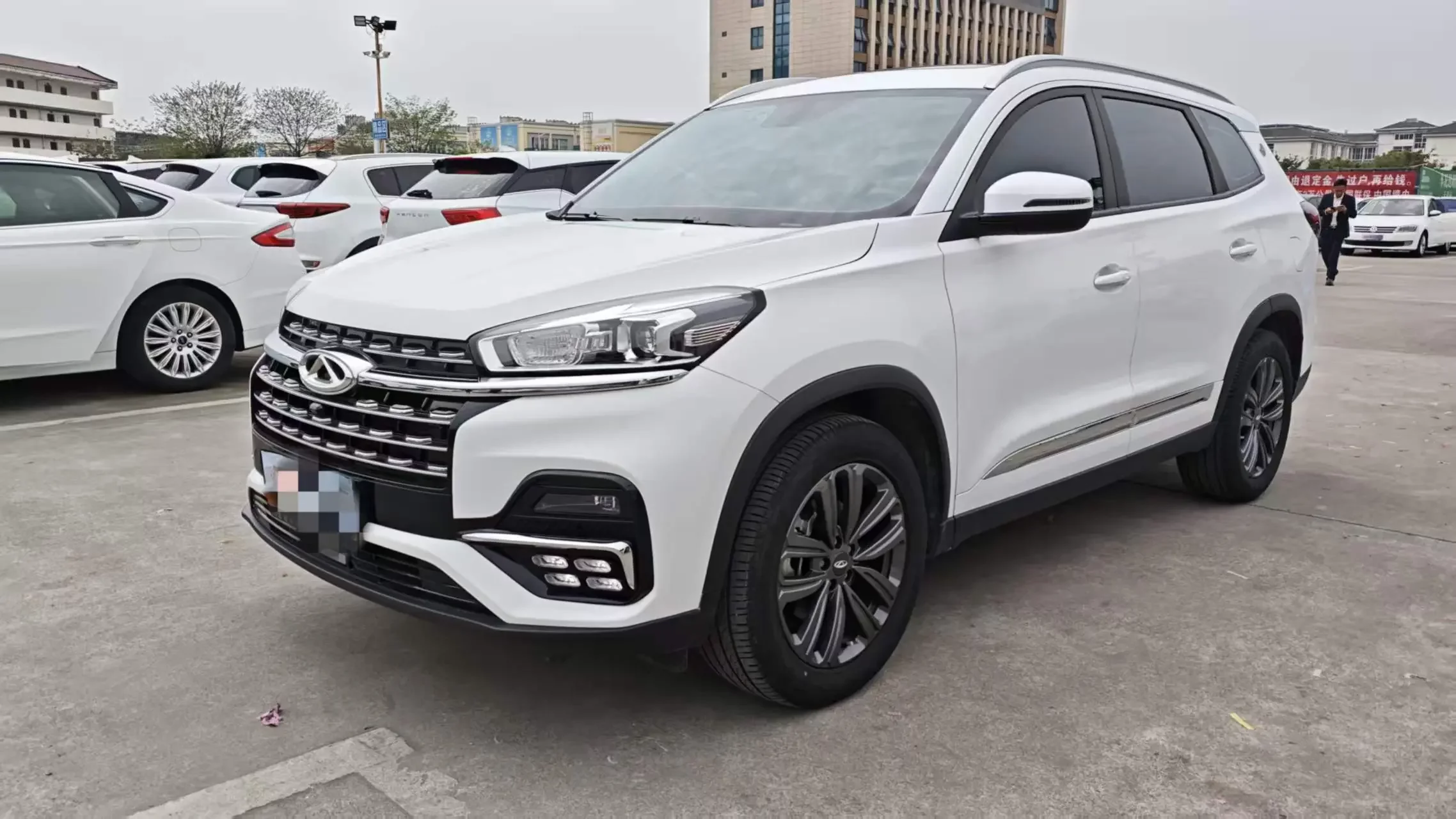 Chery Tiggo 8
