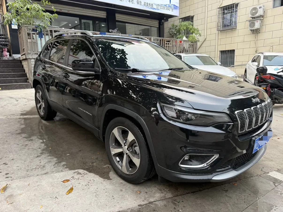 Jeep Cherokee