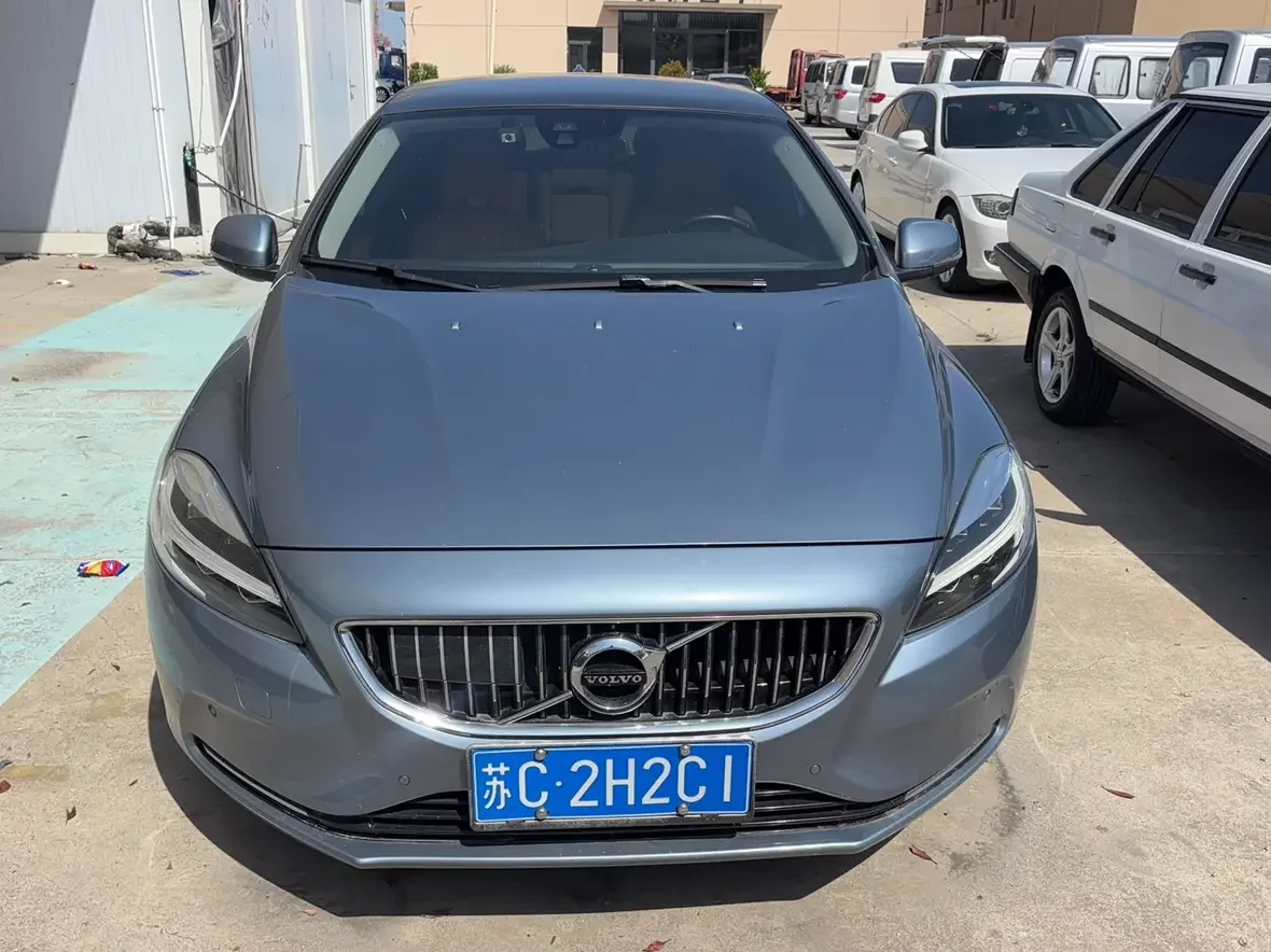 Volvo V40