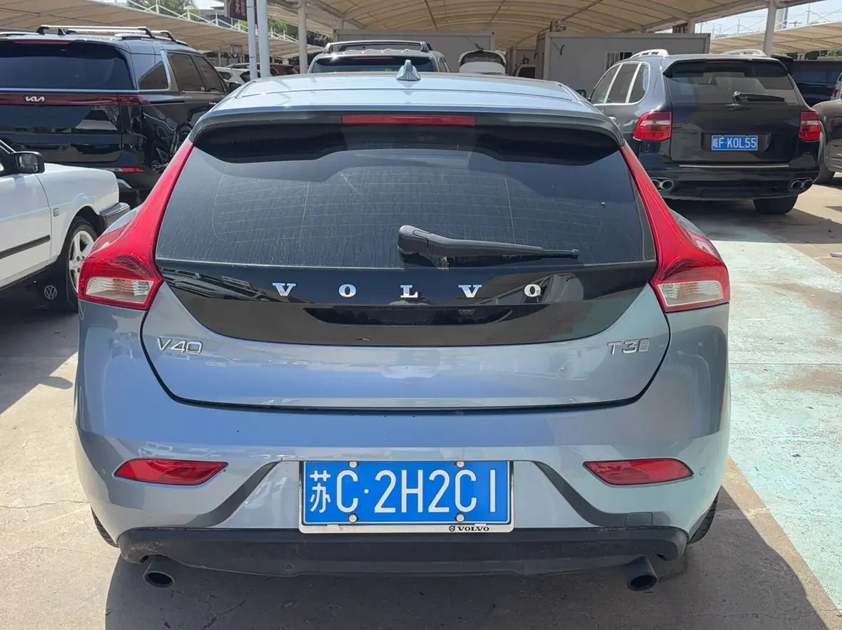 Volvo V40