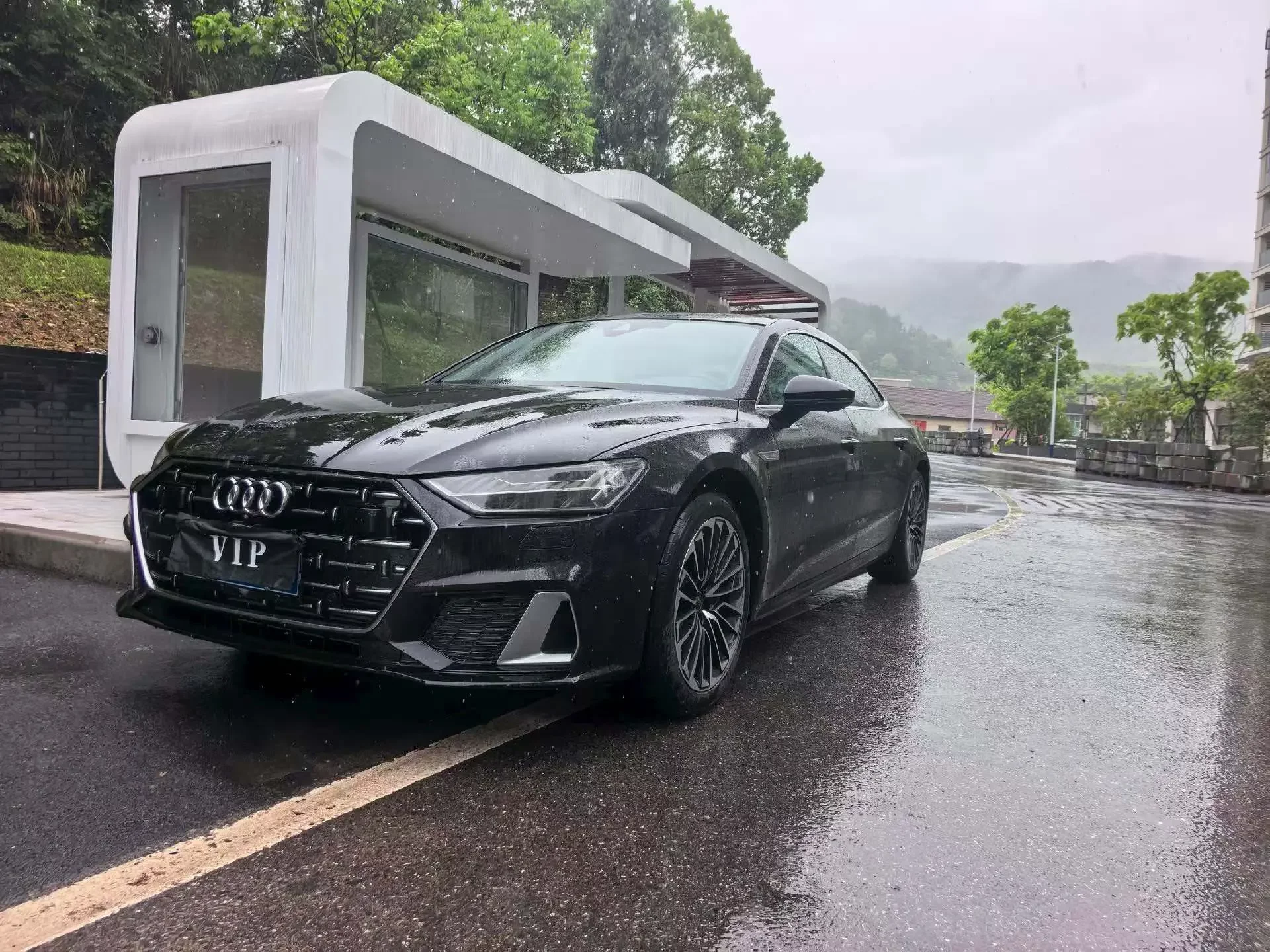 Audi A7L