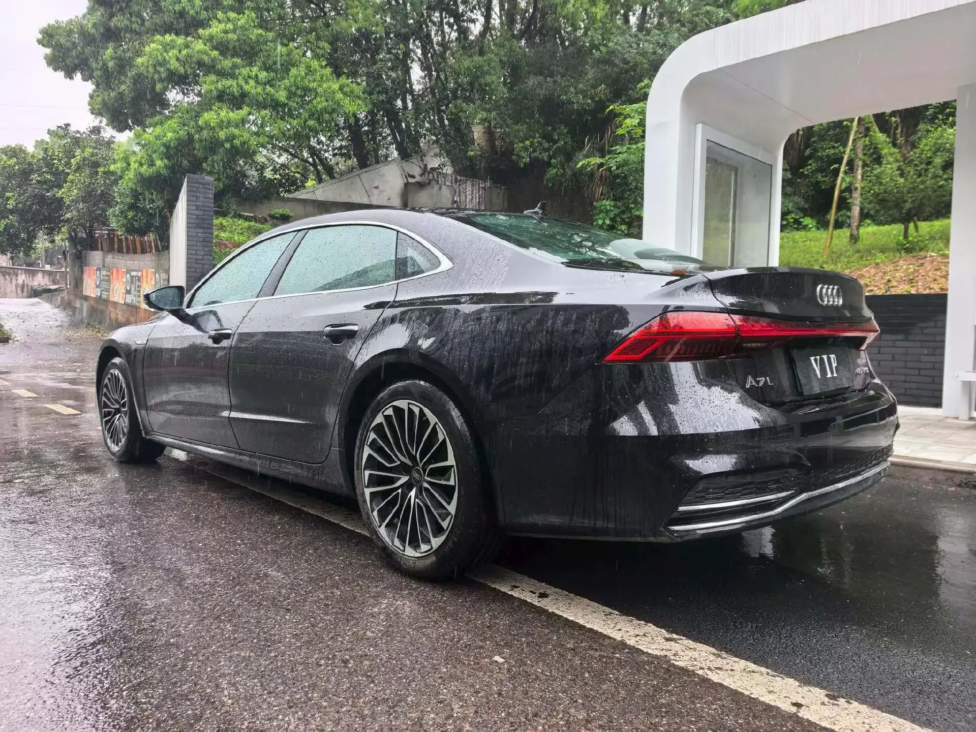 Audi A7L