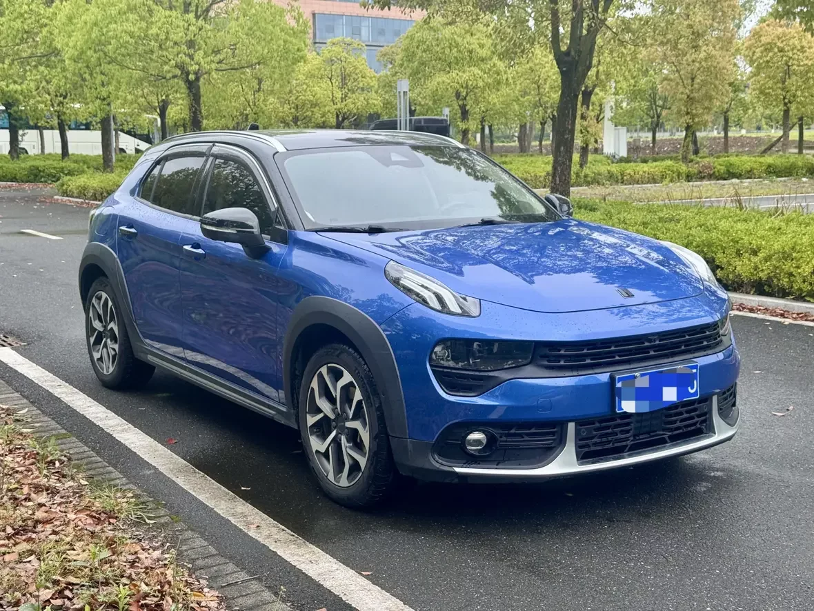 Lynk & Co 02