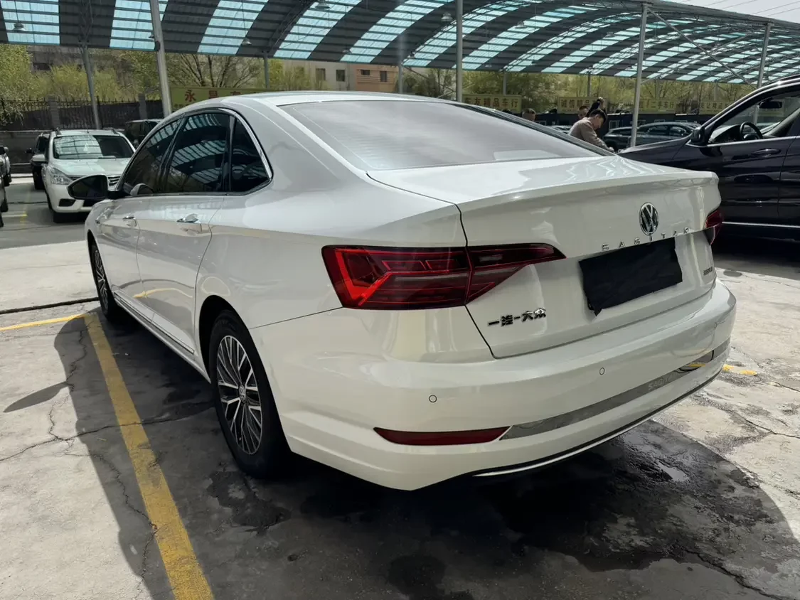 Volkswagen Sagitar