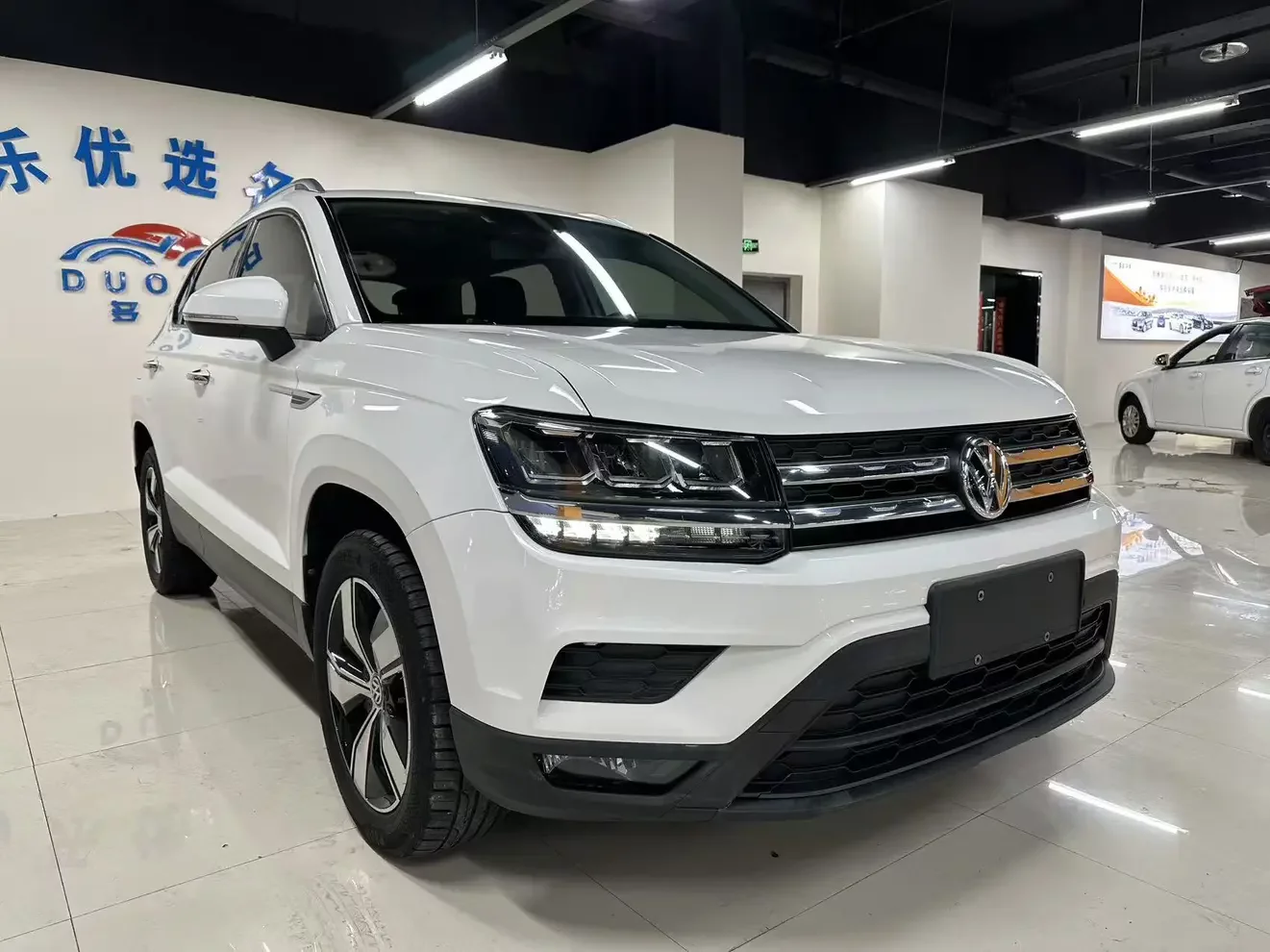 Volkswagen Tharu