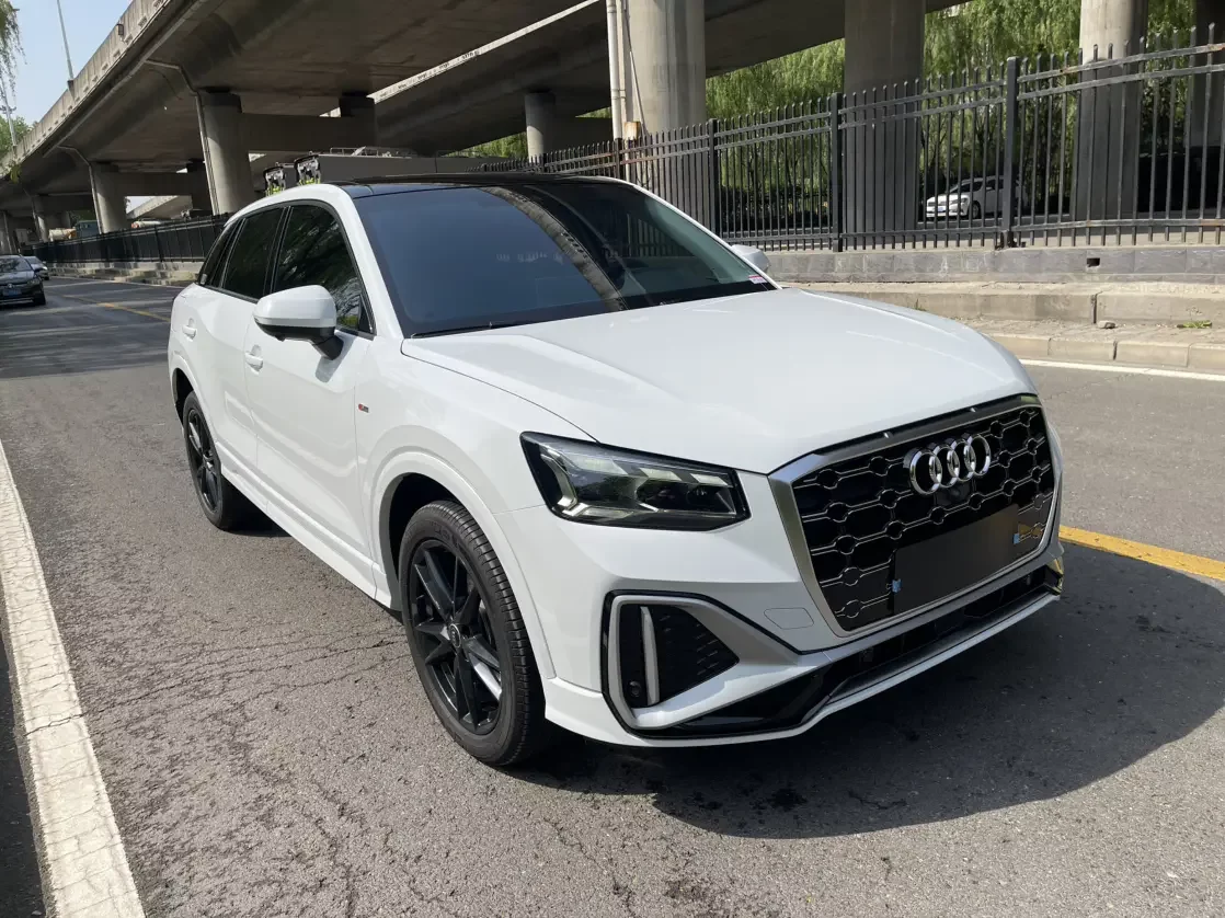 Audi Q2L