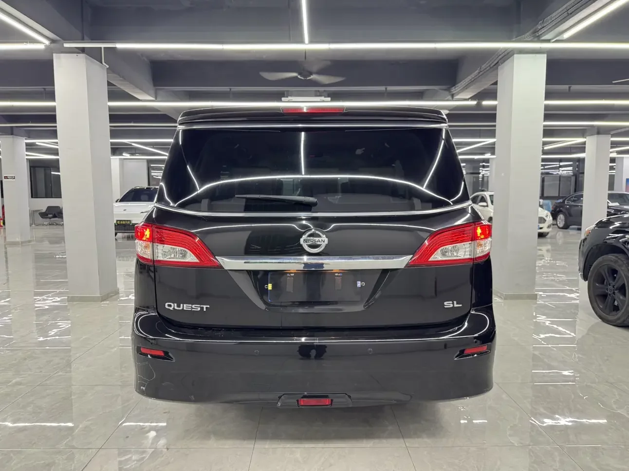 Nissan nobleman