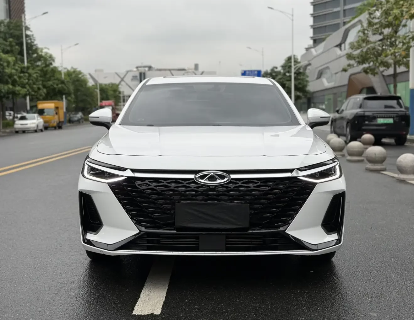 Chery Arrizo 8