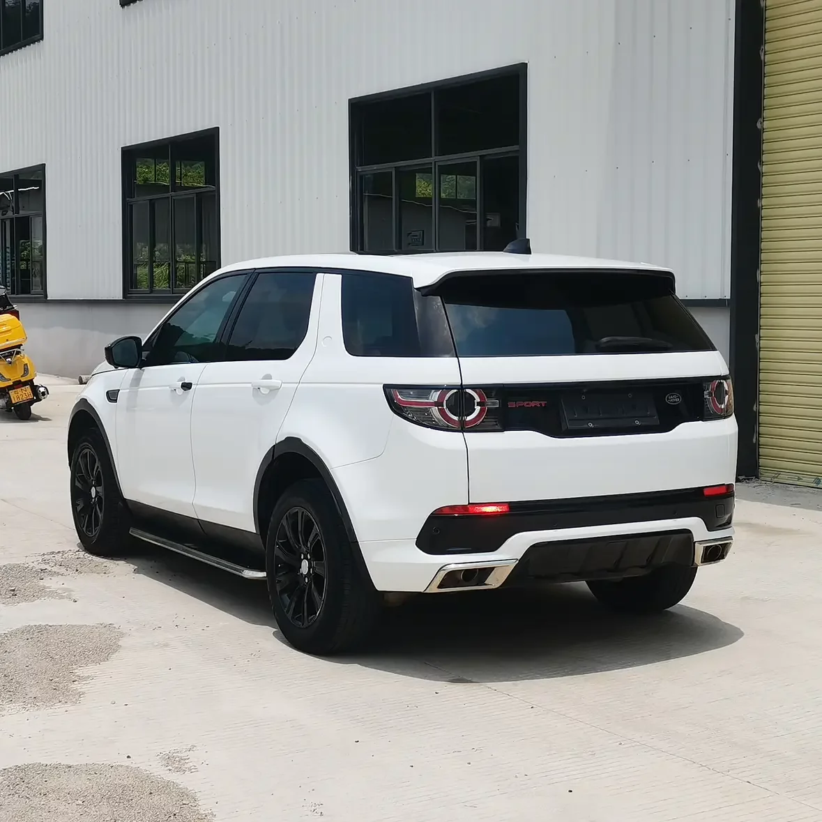 Land Rover Discover the magic