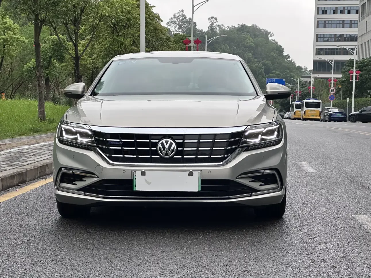 Volkswagen Passat PHEV
