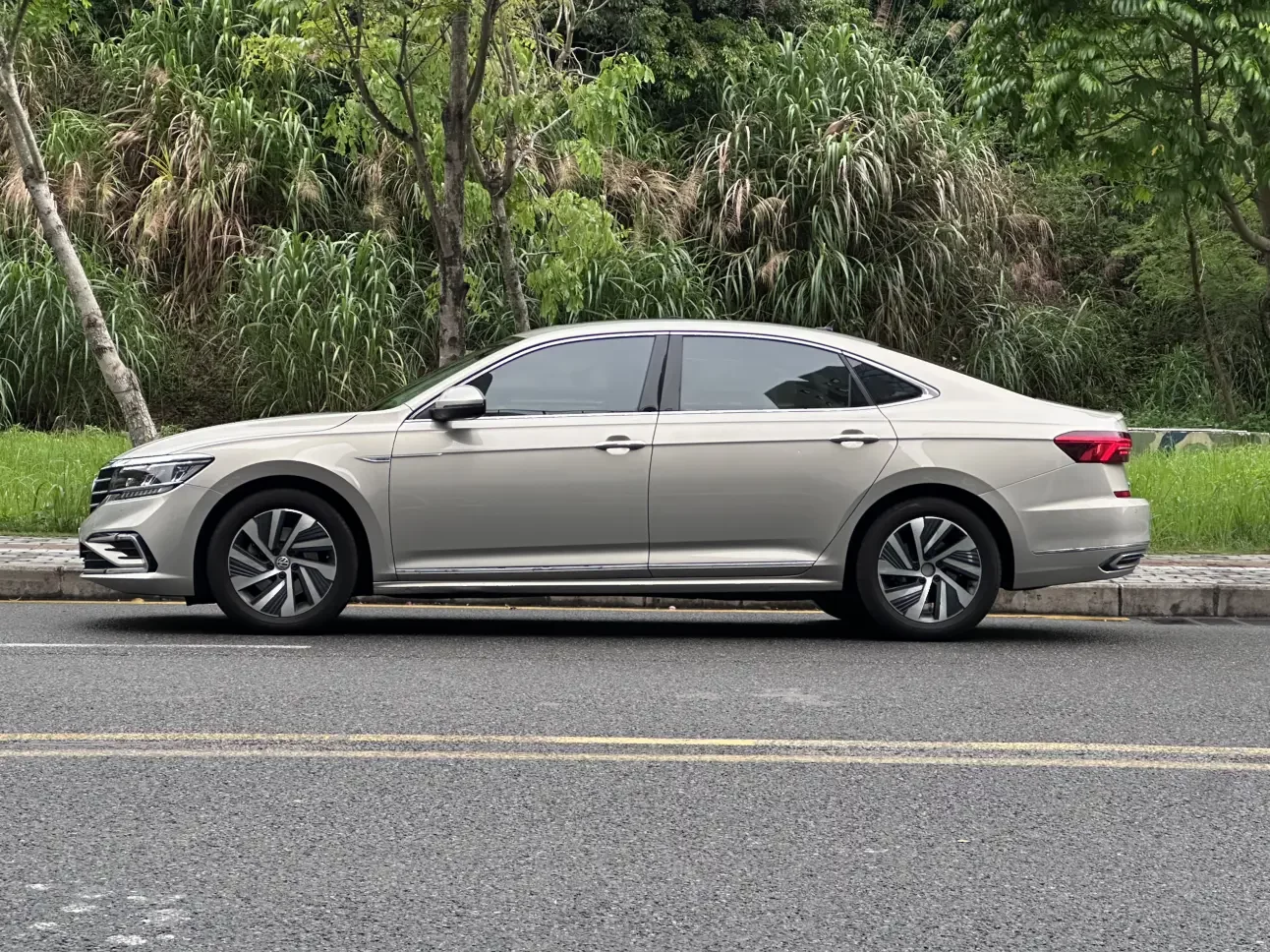 Volkswagen Passat PHEV