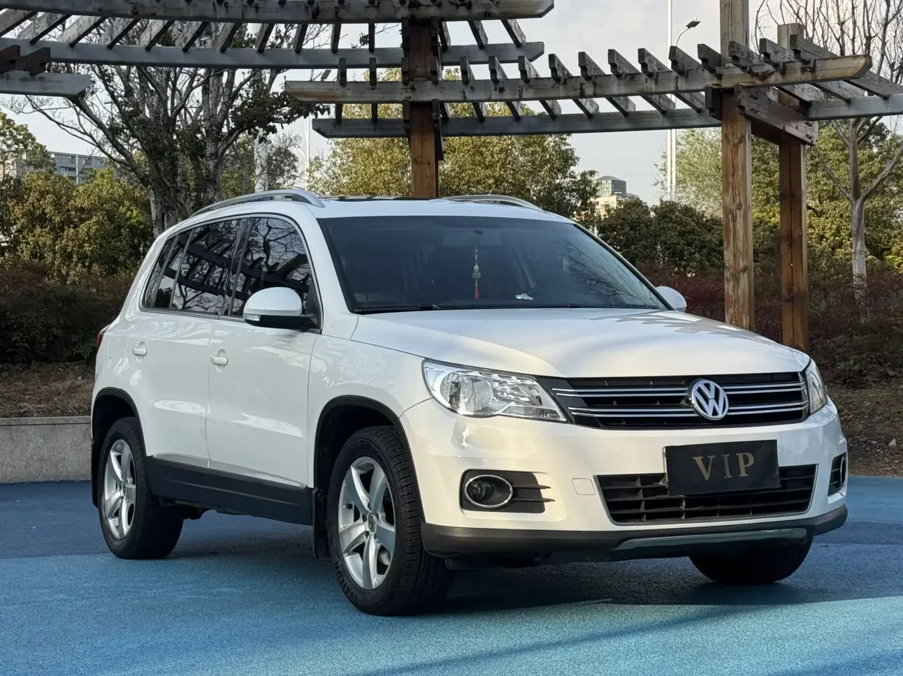 Volkswagen Tiguan (Tharu)