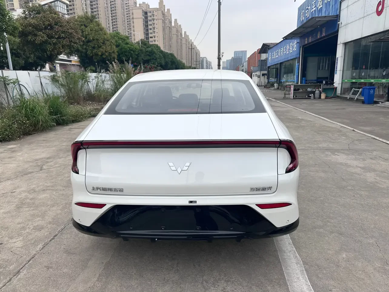Wuling Starlight PHEV
