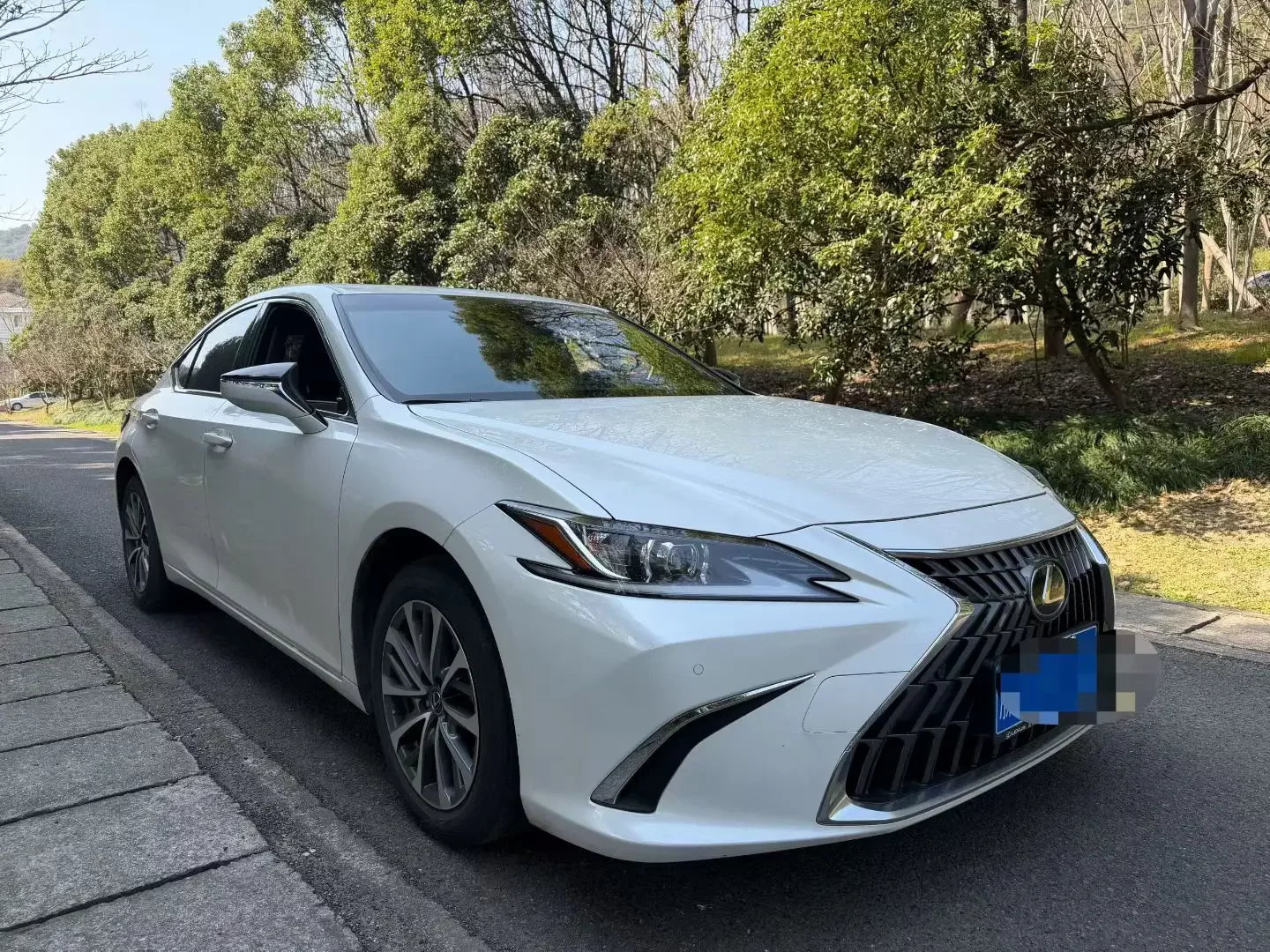 Lexus ES