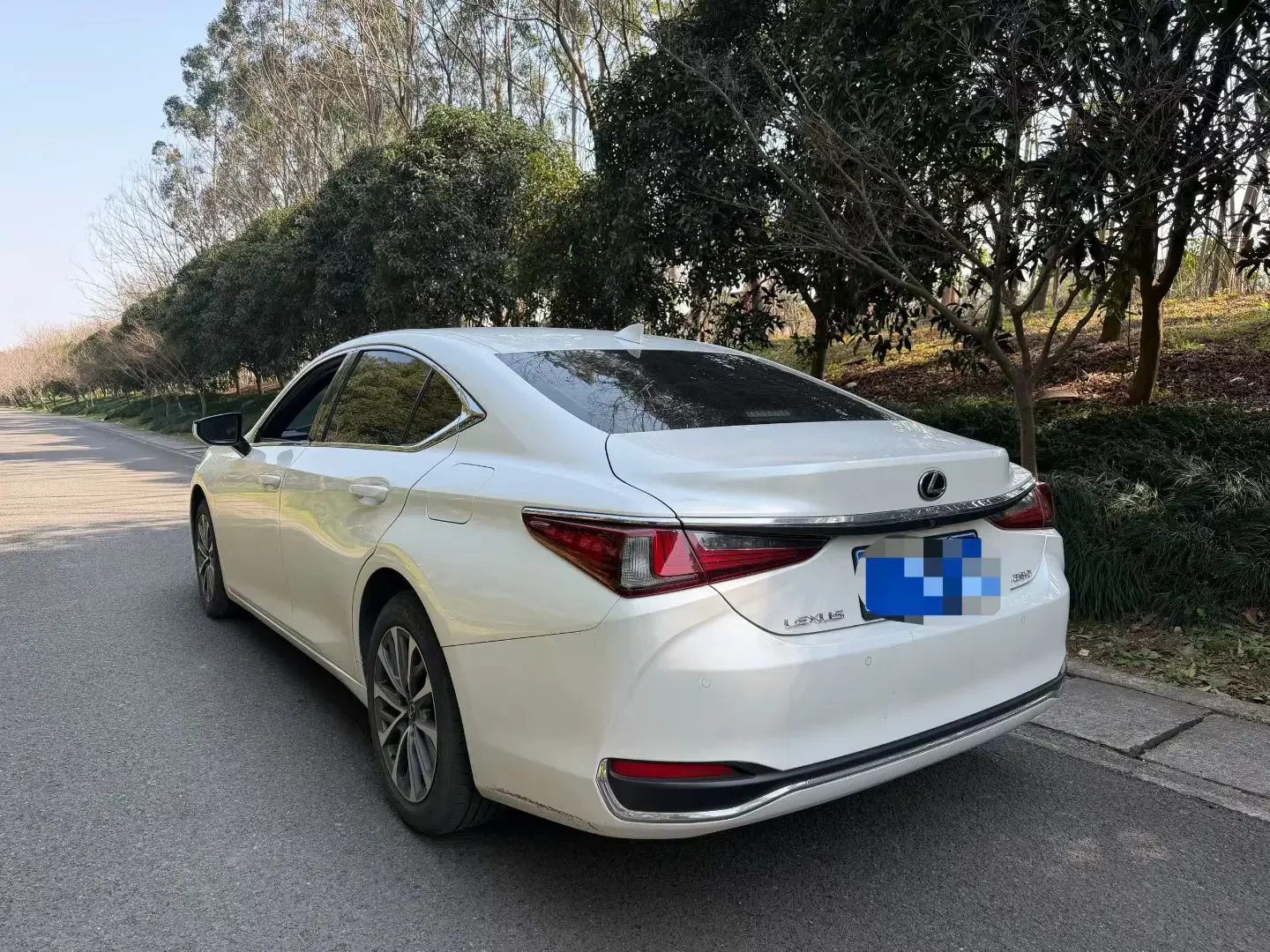 Lexus ES