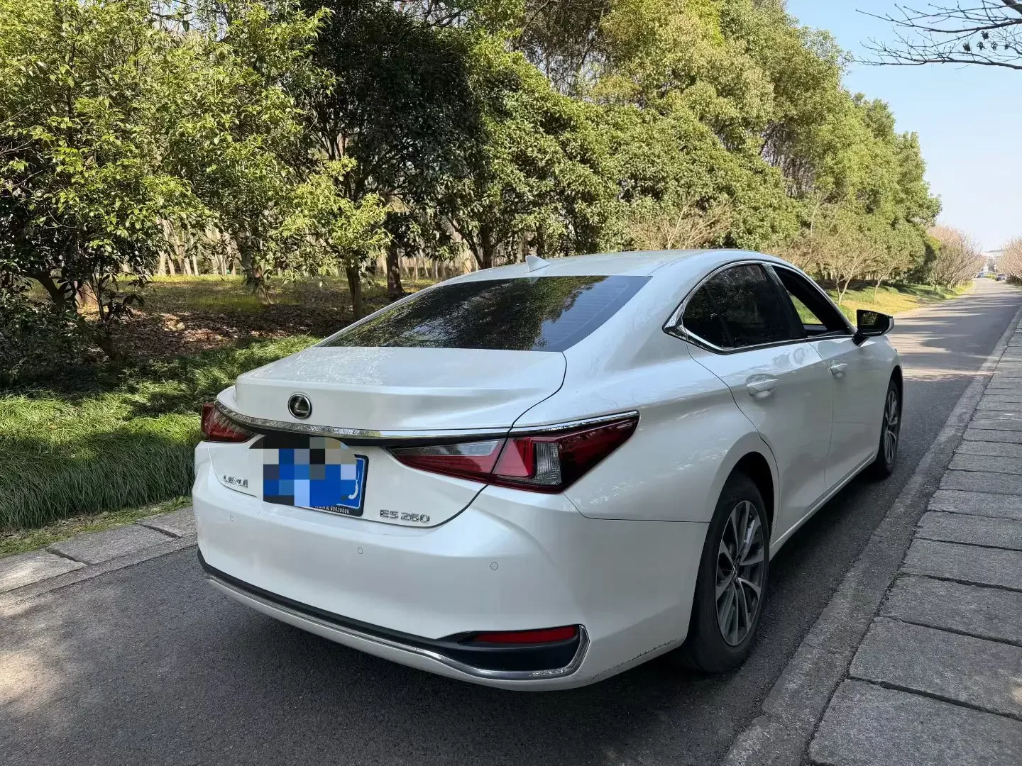 Lexus ES