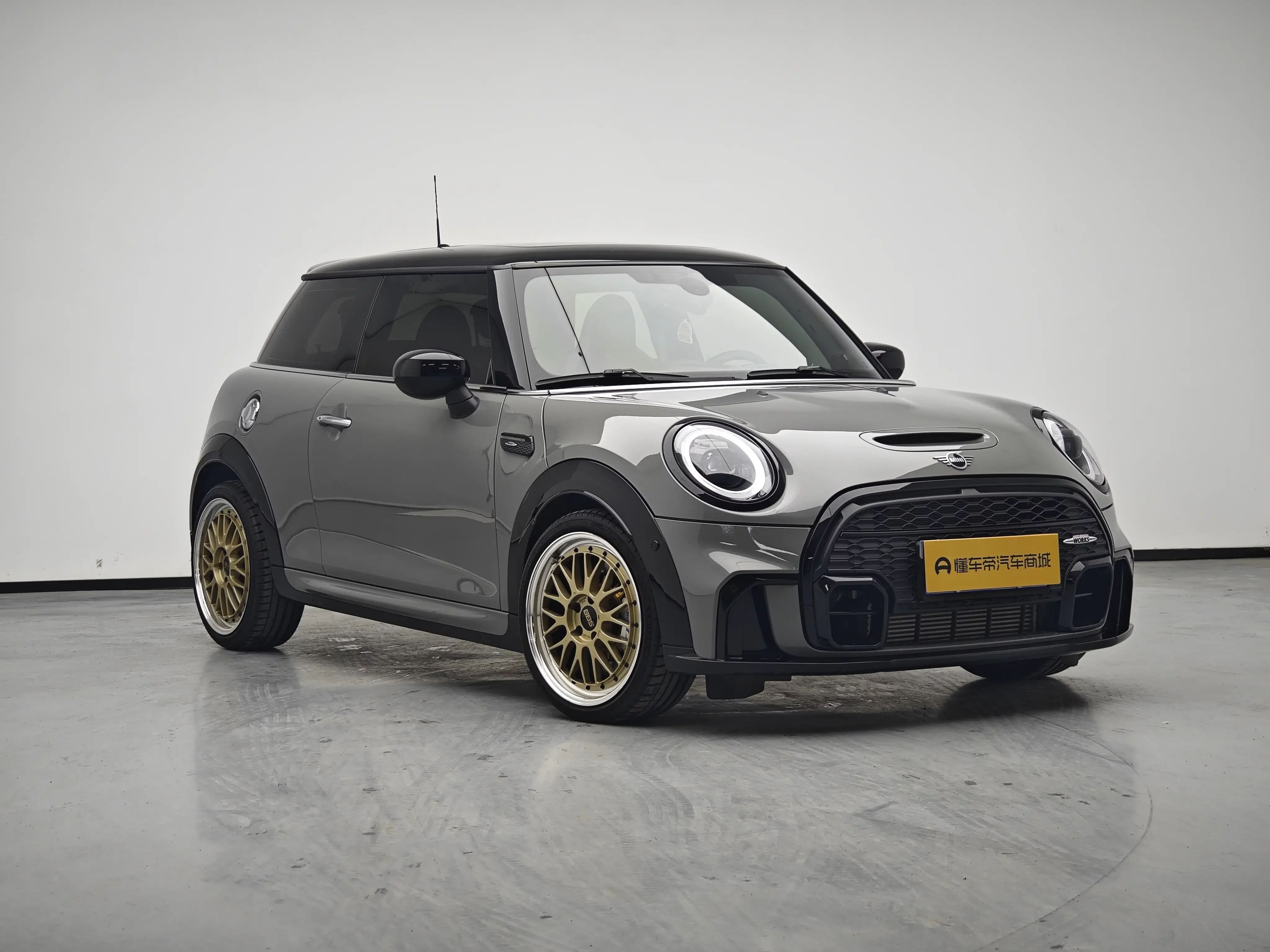 MINI JCW