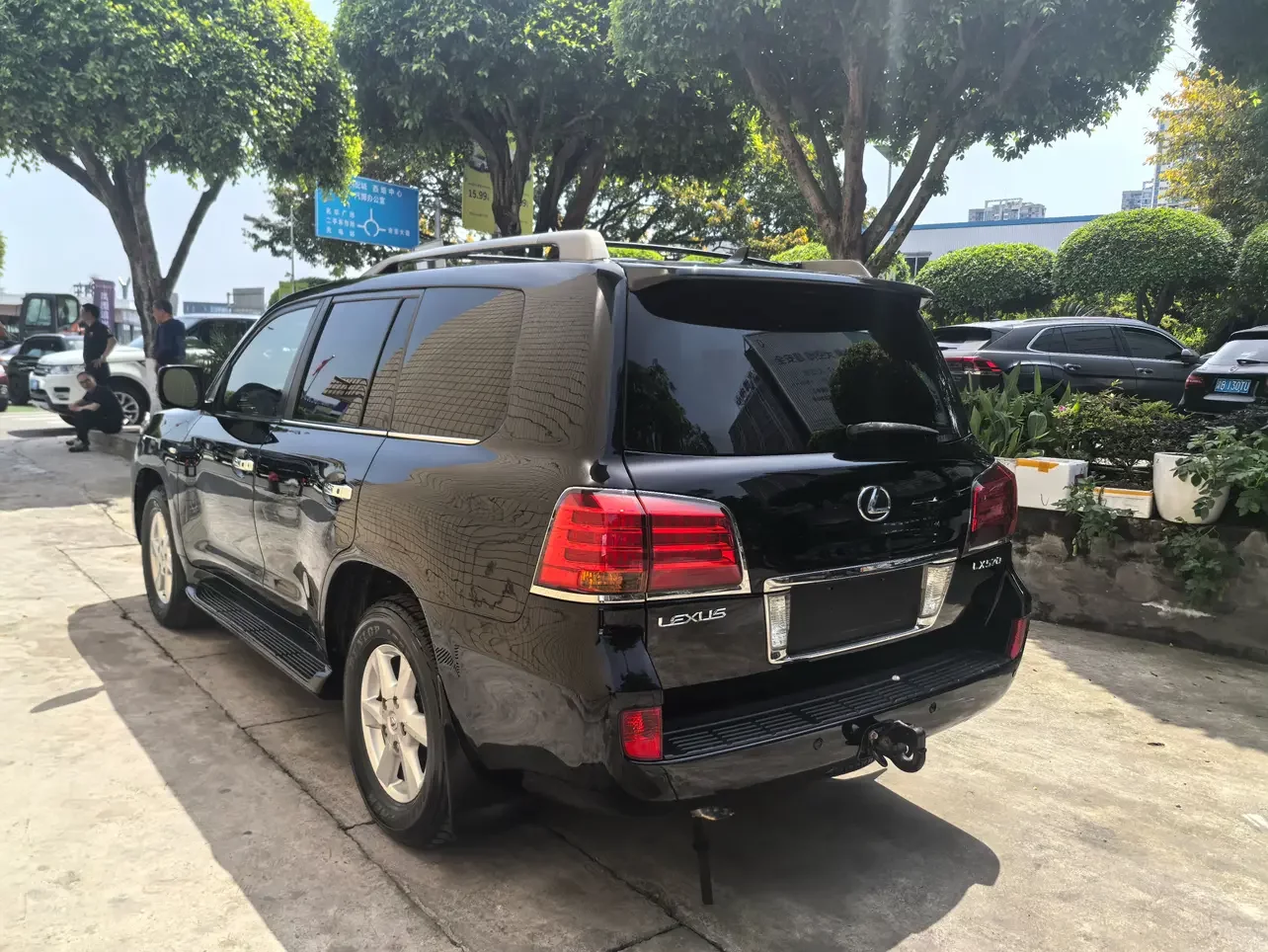 Lexus LX