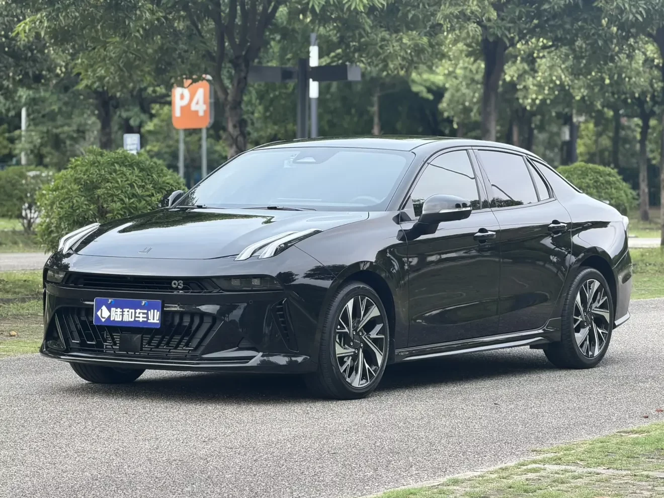 Lynk & Co 03