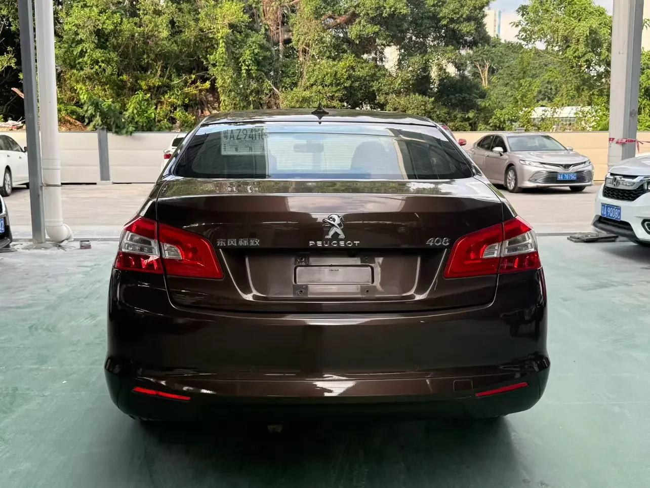 Peugeot 408