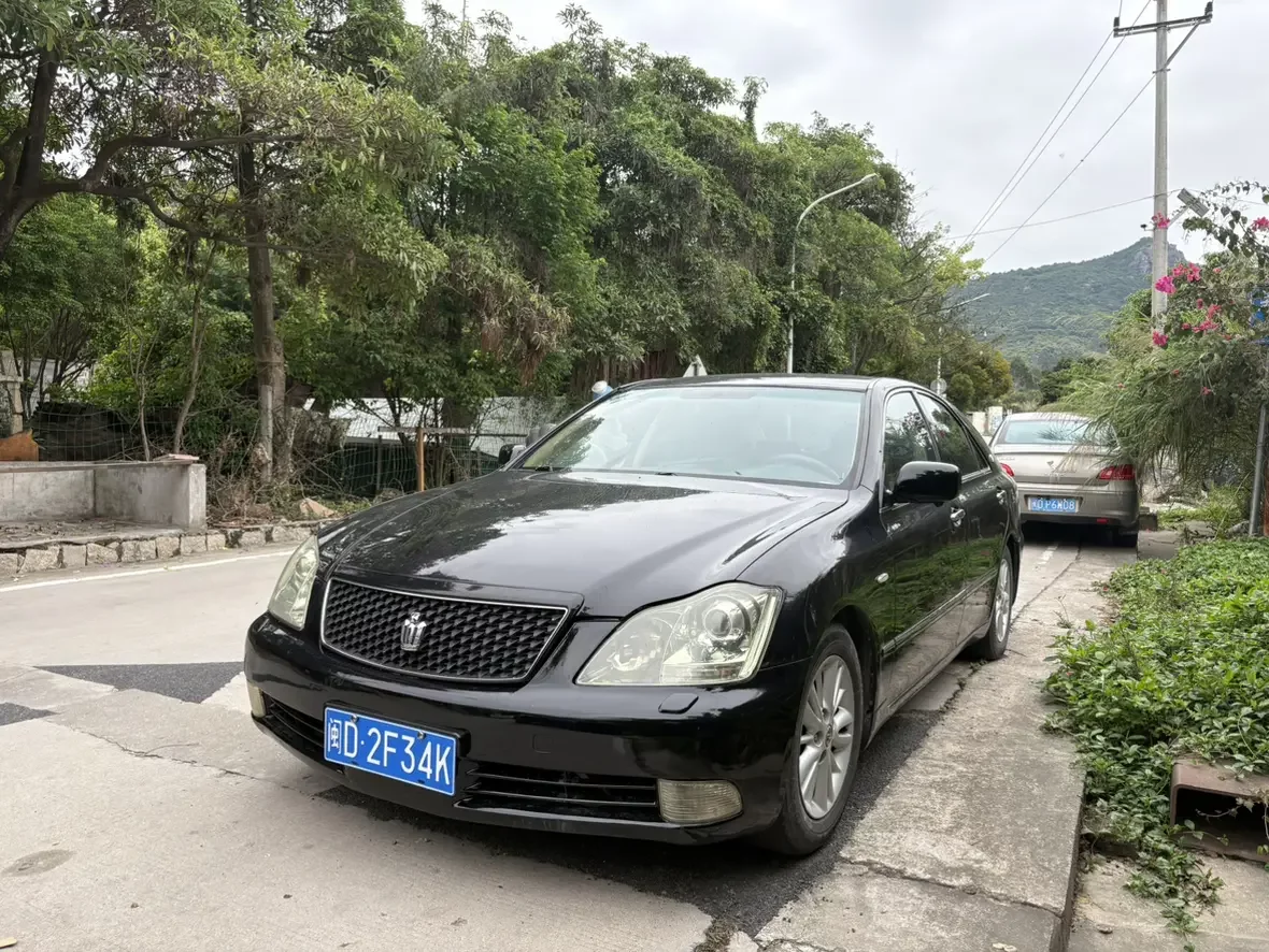 Toyota crown