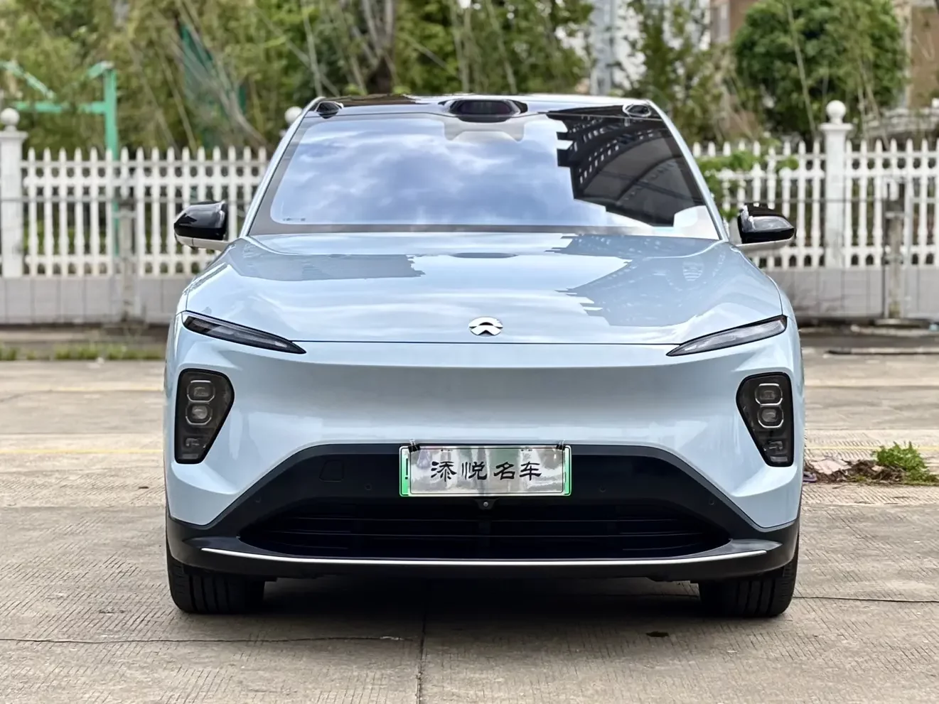 NIO EC7