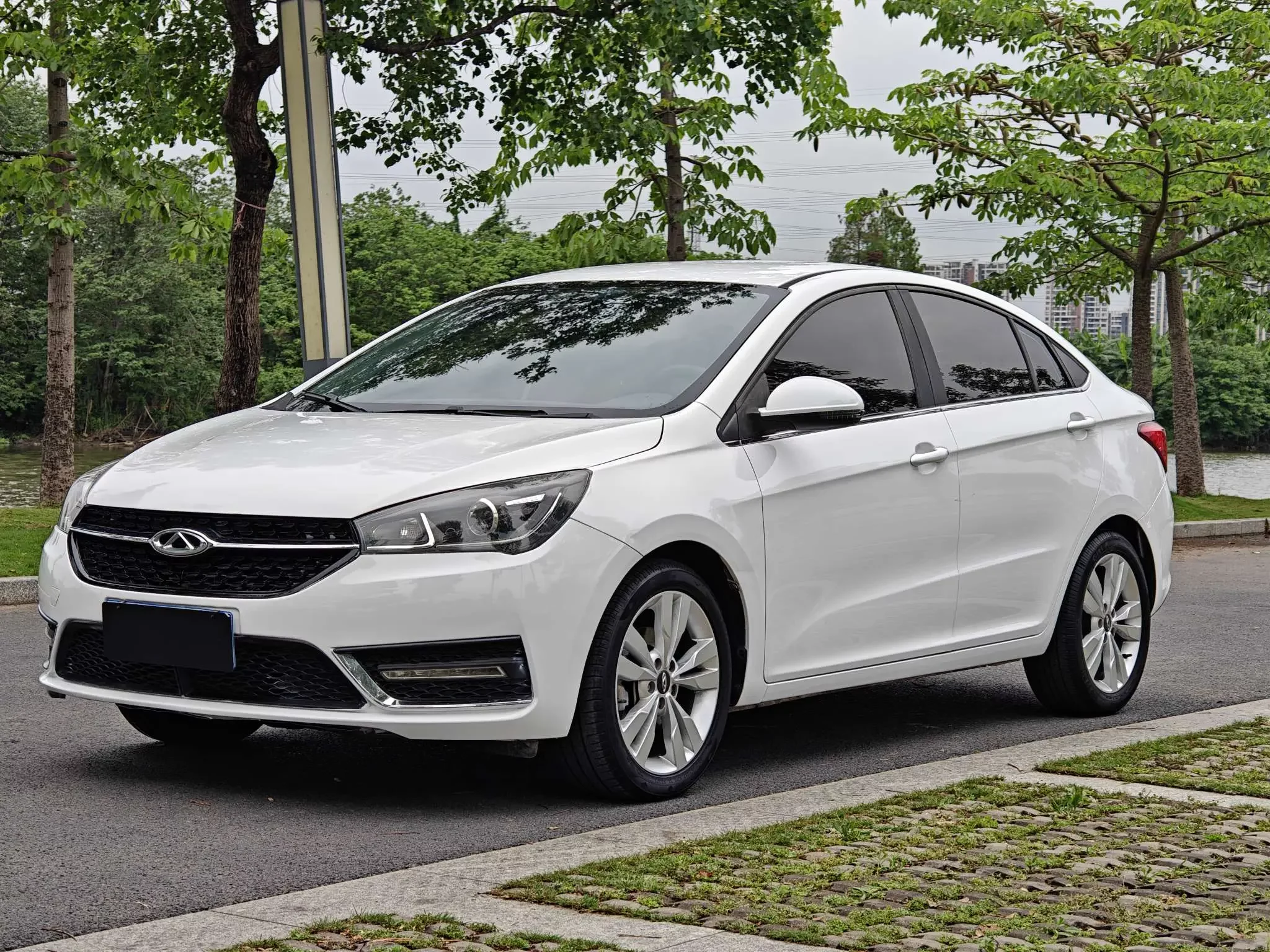 Chery Arrizo 5