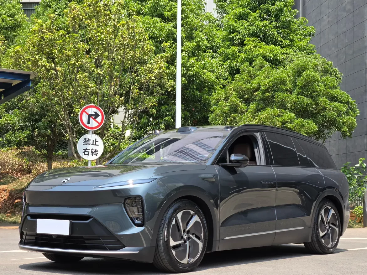 NIO ES8