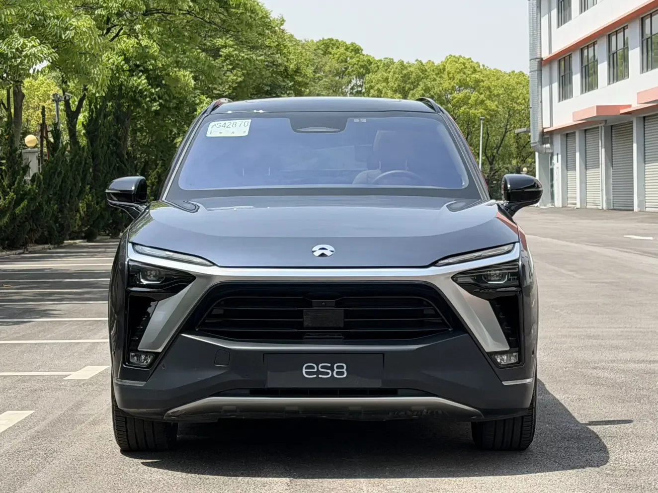 NIO ES8