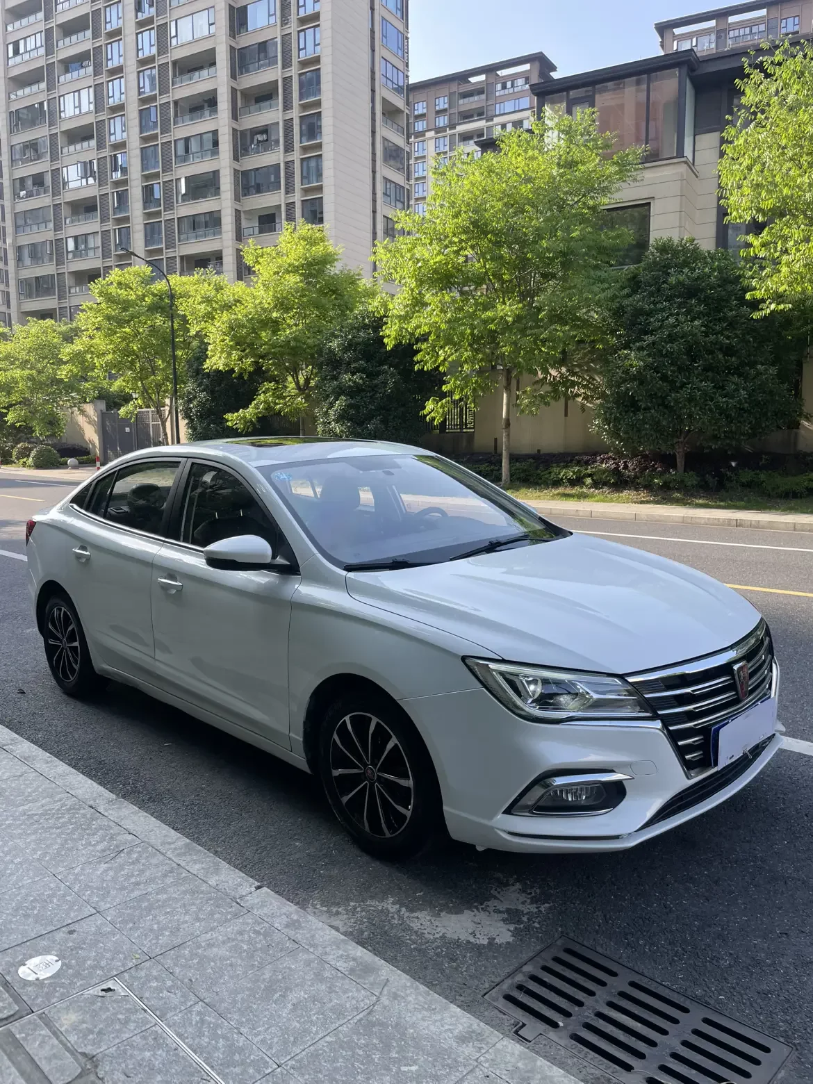 Roewe i5