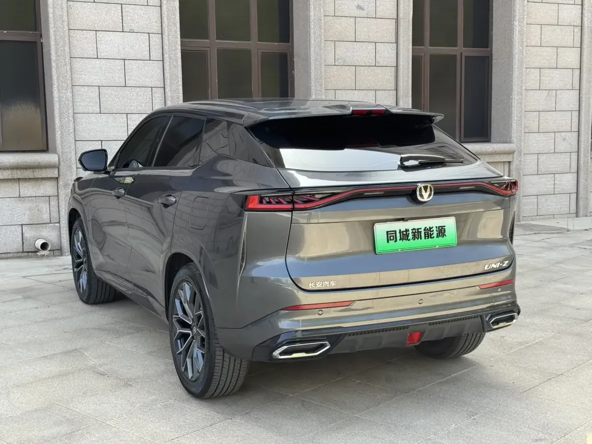 Changan UNI-Z PHEV