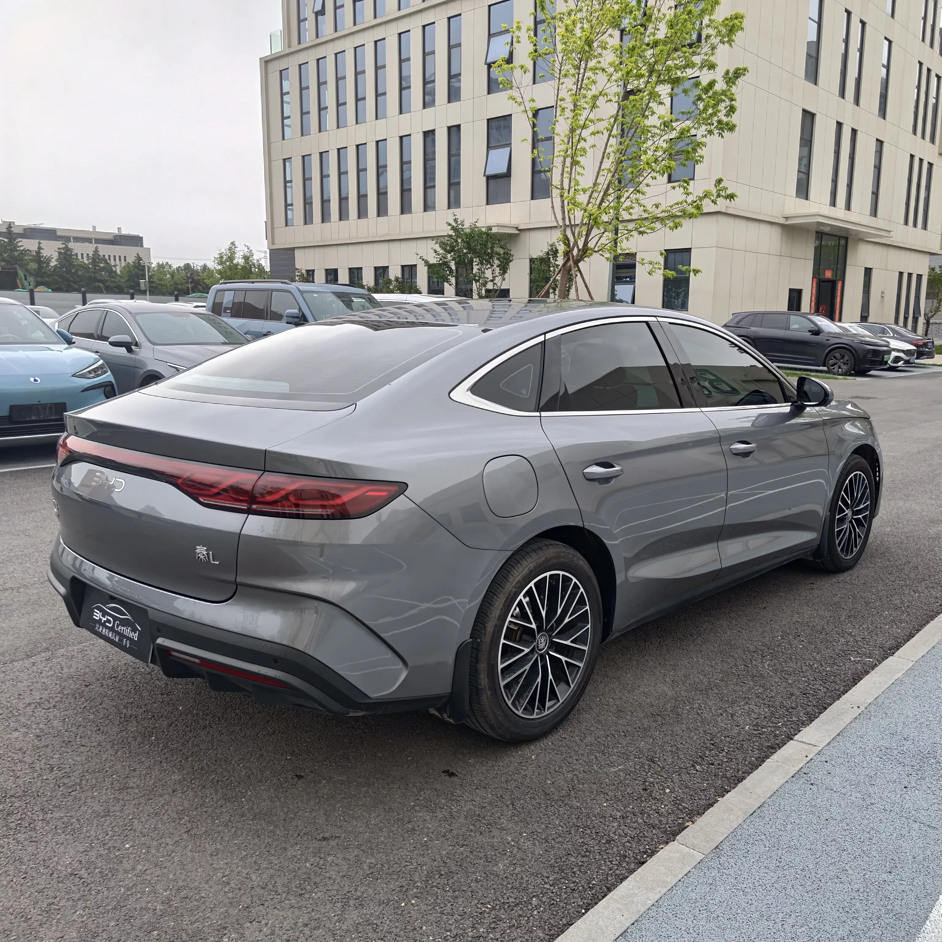 BYD Qin L DM