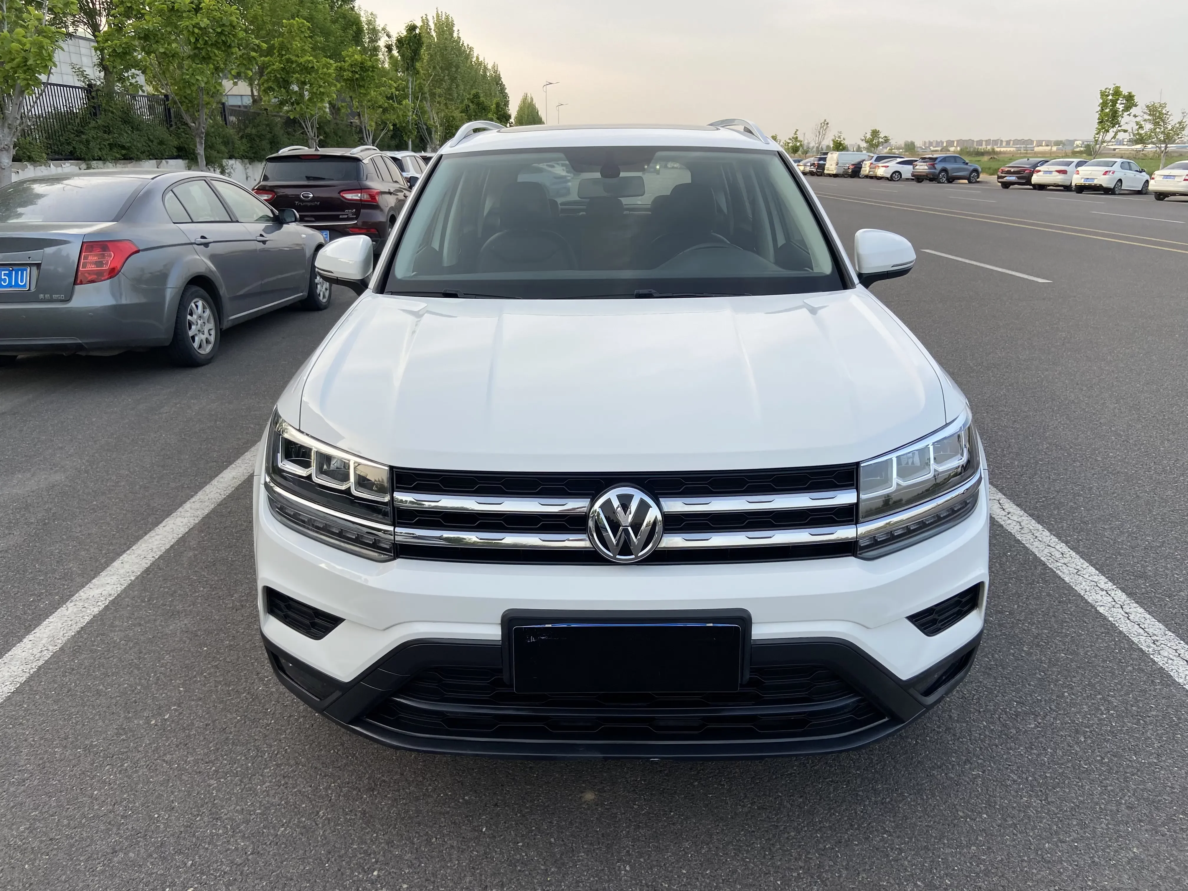 Volkswagen Tharu