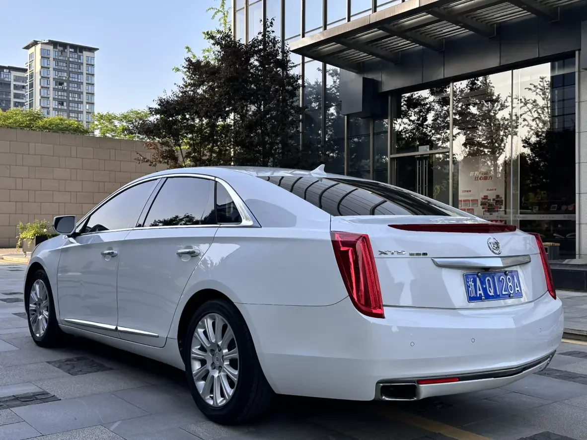 Cadillac XTS