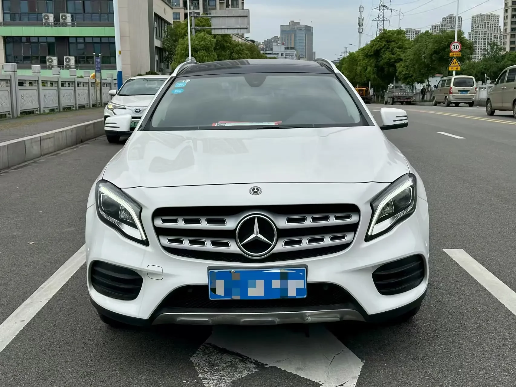 Mercedes-Benz GLA